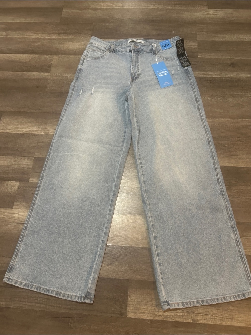 Celebrity Pink Women’s Jeans Mid Rise Wide Leg Light Wash Size 13/31 NWT